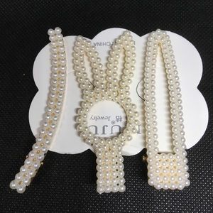 Pearl Hairclip in 3 styles. 1 set.